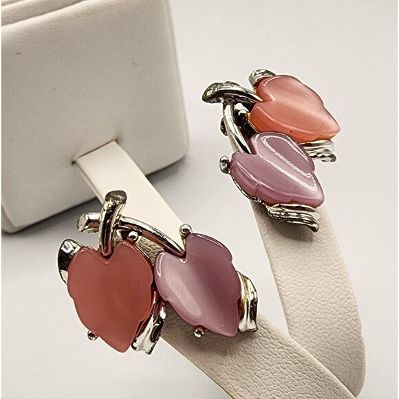 1950s Moonglow Clip-On Earrings Pink & Lavender Thermoset Leaves - Picture 6 of 8